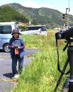変な写真は私と大昔の写真機です!!